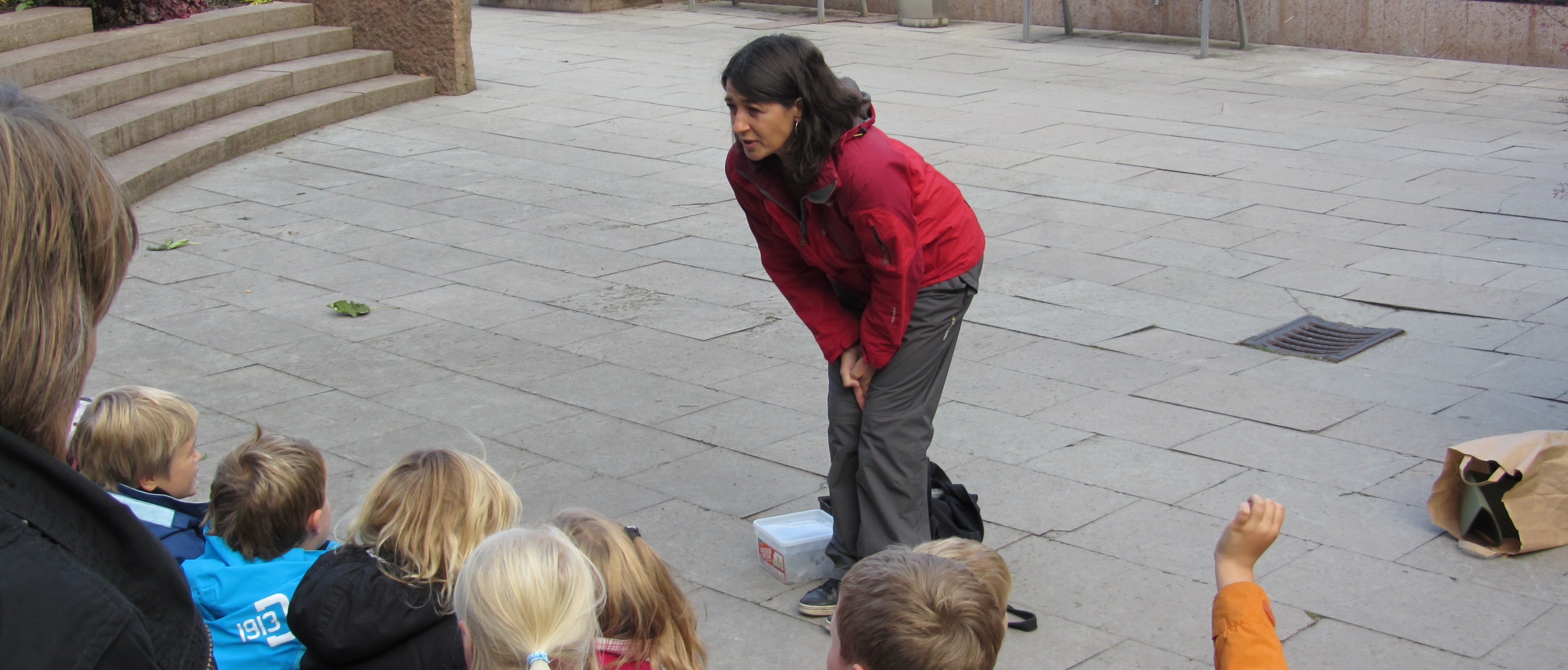 Helen Ekvall med skolklass